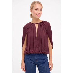Cielo Cape sleeve top